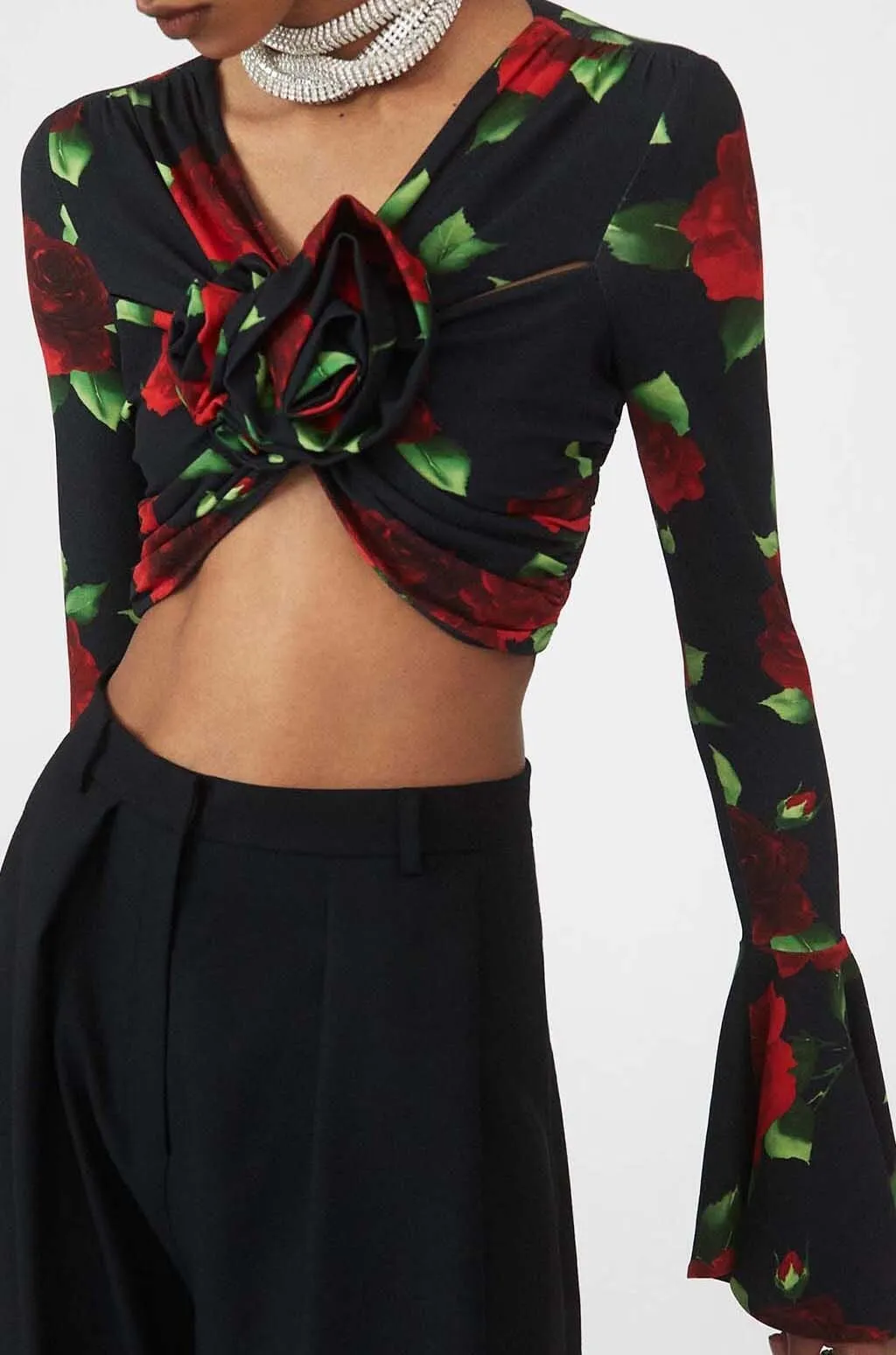 FLORAL-PRINT CROP TOP IN BLACK Gloria Lanvin
