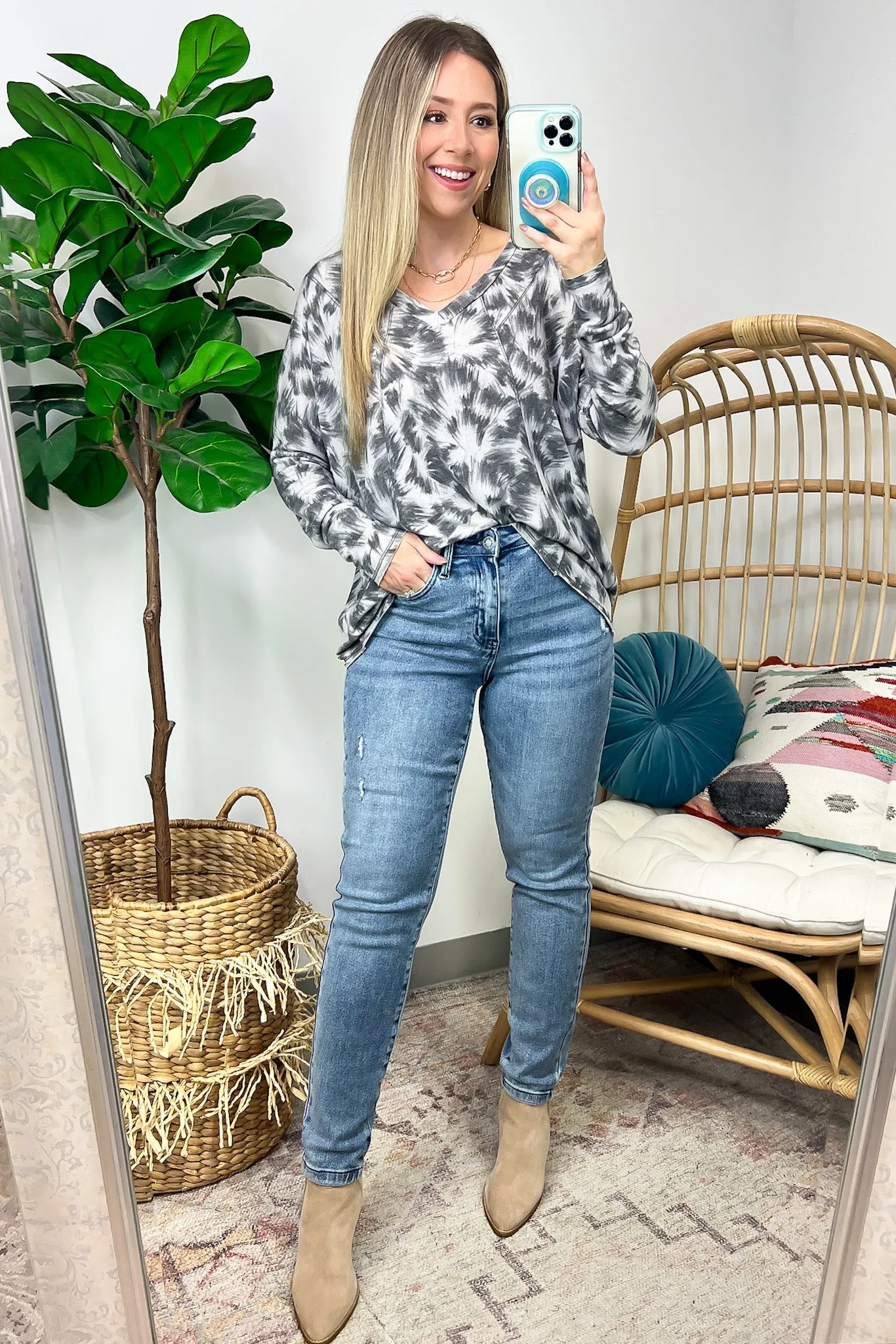 Ideal Style Abstract Brushstrokes V-Neck Top - FINAL SALE